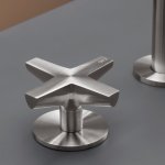 CEA Cross Bateria umywalkowa 2-otworowa z obrotową wylewką Satin Stainless Steel CRX01S